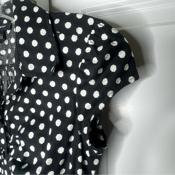 IZ Byer Black and White Polkadot Dress Size S with Cap Sleeves - Picture 3 of 12